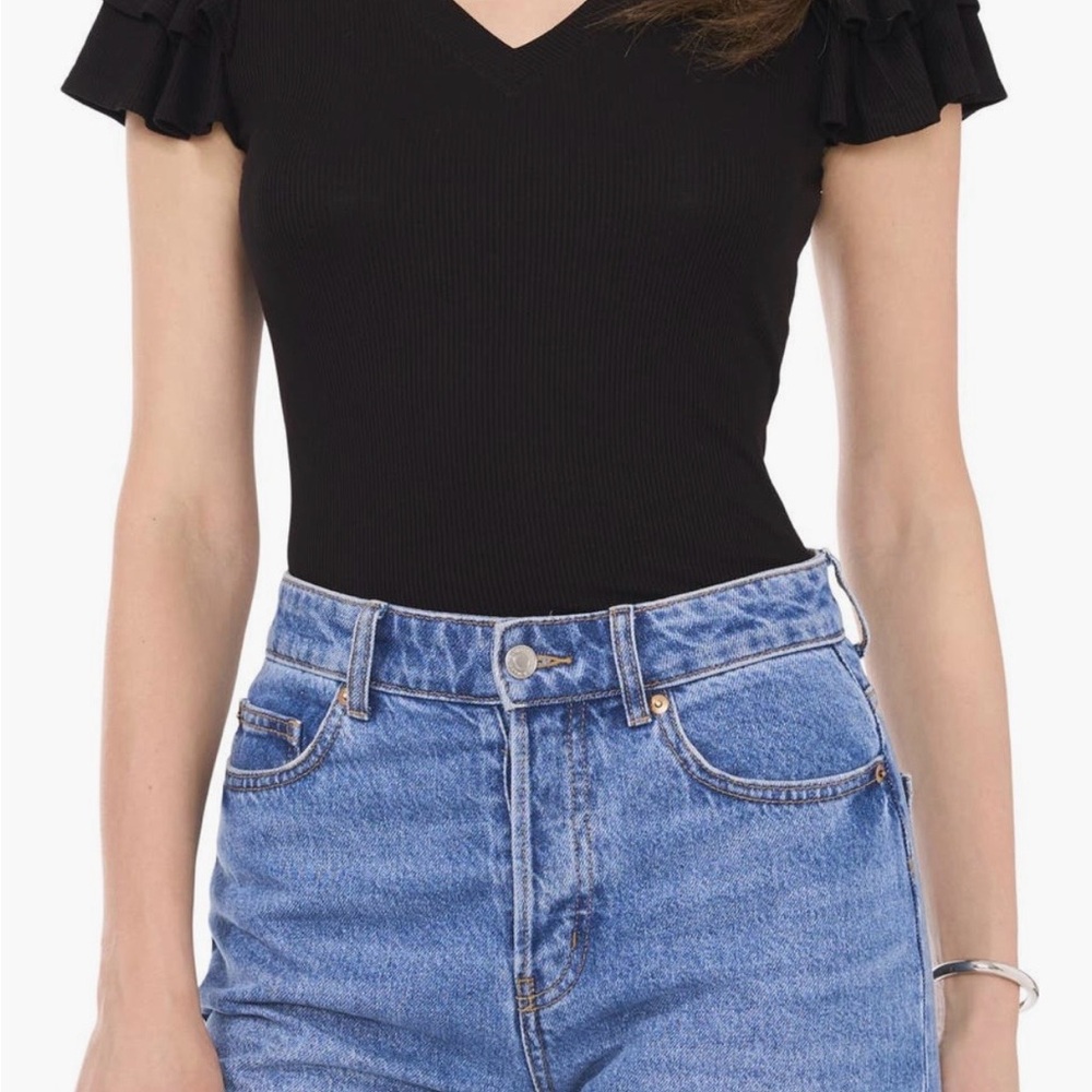 1.STATE Flutter Sleeve Rib Top - Picture 4 of 8